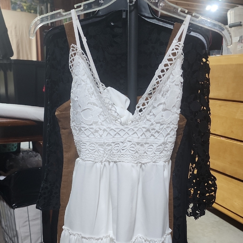 Never Used- White Lace Dress Perfect For Summer! Low CUT BACK